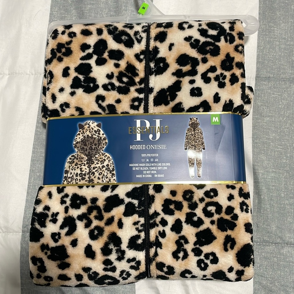 PJ Essentials leopard cat hooded onesie nwt pajamas lounging outfit